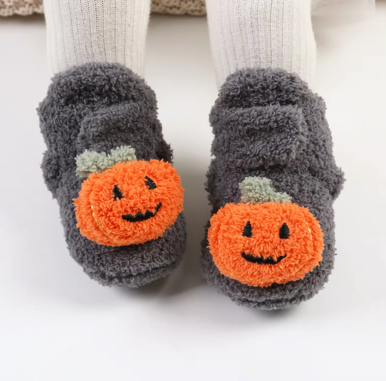 Babuchas Spooky Gris
